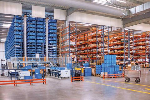 How Automated Storage and Retrieval Systems Improve Warehouse Efficiency and Accuracy
